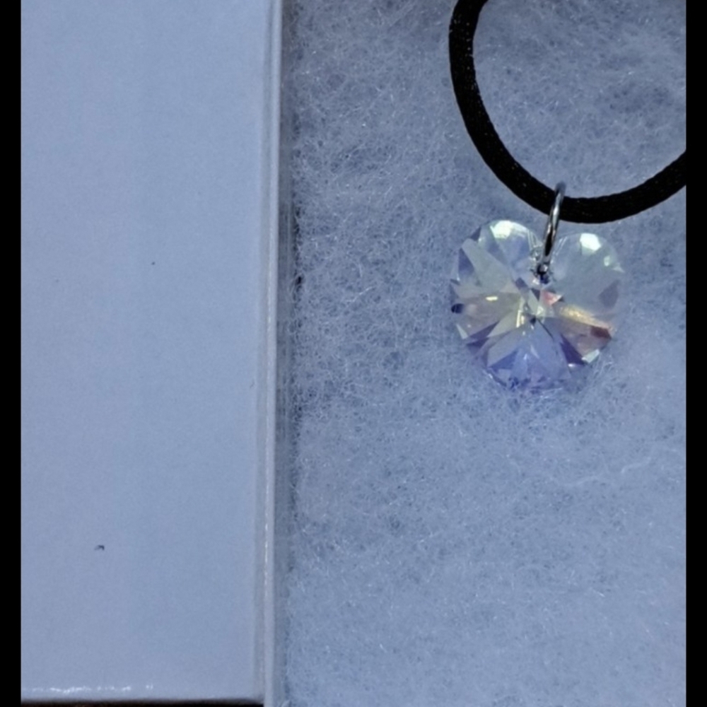 Shooting Star Crystal Heart Necklace - Picture 5 of 5